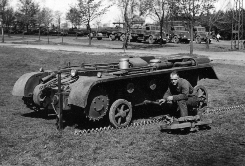 ​An early production Landwirtschaftliche Schlepper. Most vehicles from this batch were never armed and were used for training purposes - Pz.Kpfw. I: Panzerwaffe's First | Warspot.net