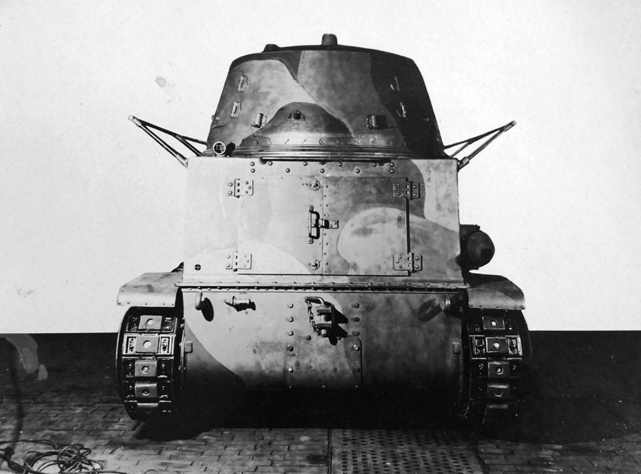 ​A large rear hatch allowed the crew to leave the tank without using any other hatches - Krupp Leichttraktor | Warspot.net