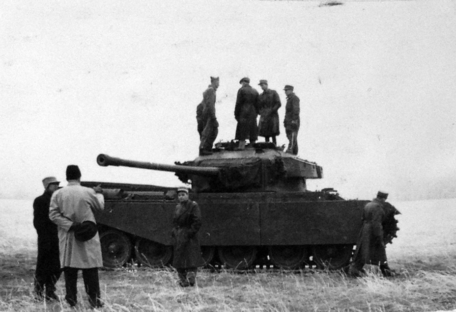 ​A Swedish commission inspects a Centurion Mk.3 tank in Switzerland, November-December 1951. In the foreground (holding a hat) is Erik Gillner, a key figure in Swedish tank building - Adventures of the Centurion in Scandinavia | Warspot.net