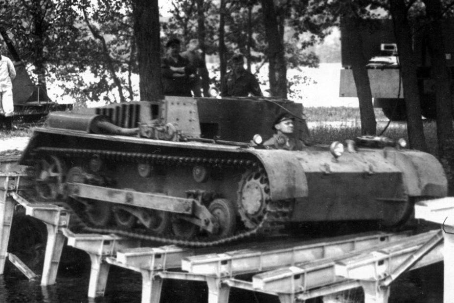 ​Reworked Krupp La.S.100 on trials - Pz.Kpfw.II Ausf.A through B: an Unplanned Tank | Warspot.net