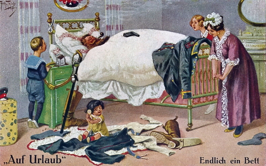 ​"Finally a bed" (Endlich ein Bett). The wife and older children awe the peace of the warrior while the youngest daughter plays with her pocket watch. Interesting Iron Cross, respectfully hung from the corner of the back of the bed — indeed, lying on the floor with the outfit is not suitable for such an award! - Highlights for Warspot: Landsturm on vacation | Warspot.net