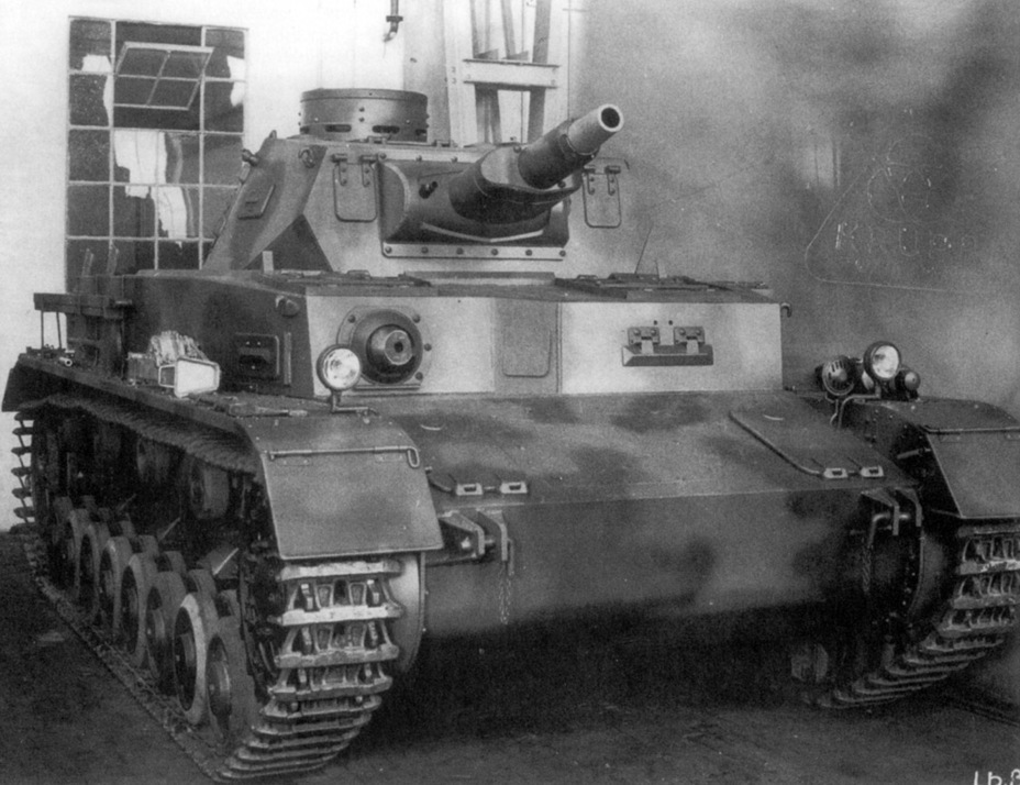 ​PzIV Ausf. A, serial number 80113, produced in February of 1938. This is one of the few tanks of this type that received camouflage paint - Pz.Kpfw.IV Ausf. A through C | Warspot.net