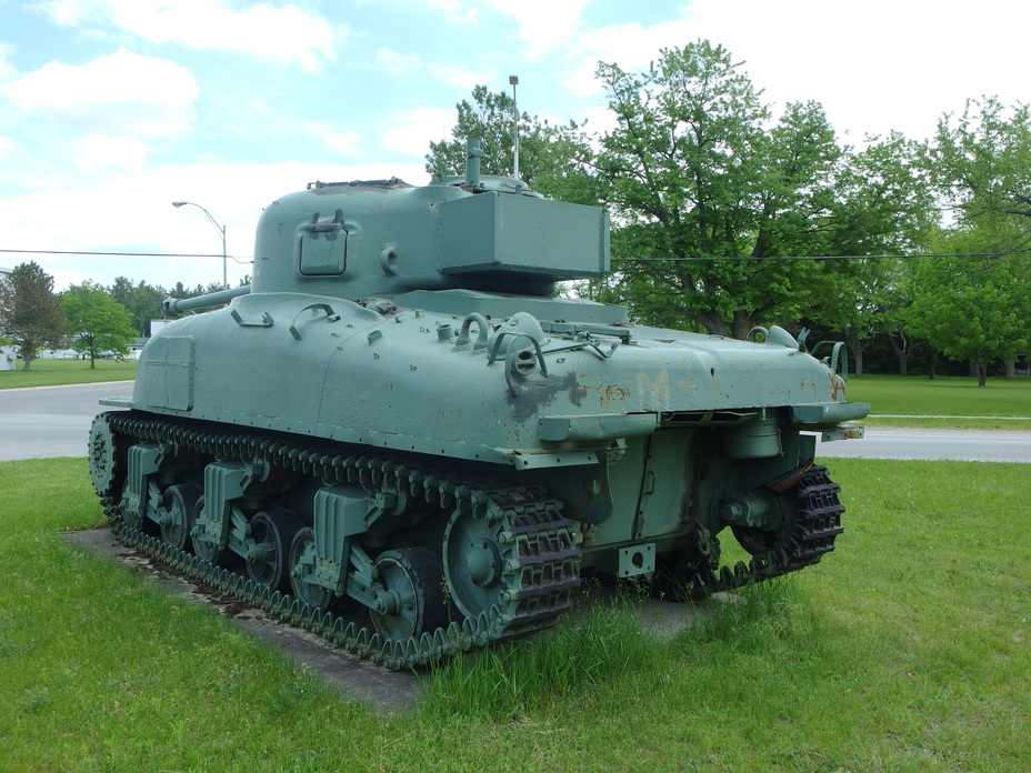 ​A large extension to the turret bustle was welded to the back of the turret. This extension housed the radio and doubled as a counterweight to balance the longer gun - Modernization in the British Style | Warspot.net