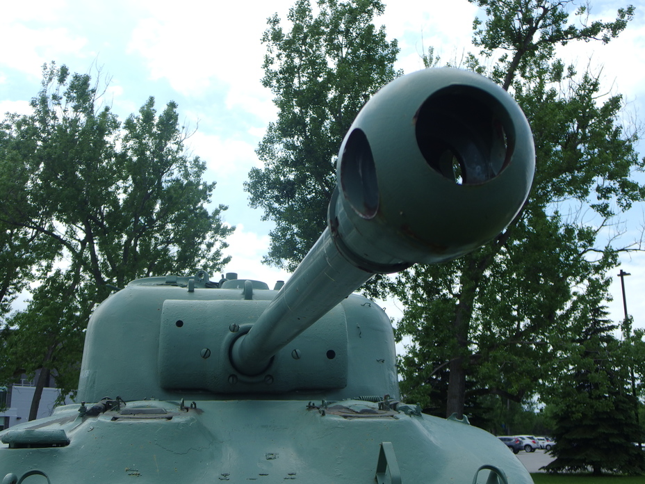 ​The 17-pounder gun had a distinctive spherical muzzle brake - Modernization in the British Style | Warspot.net