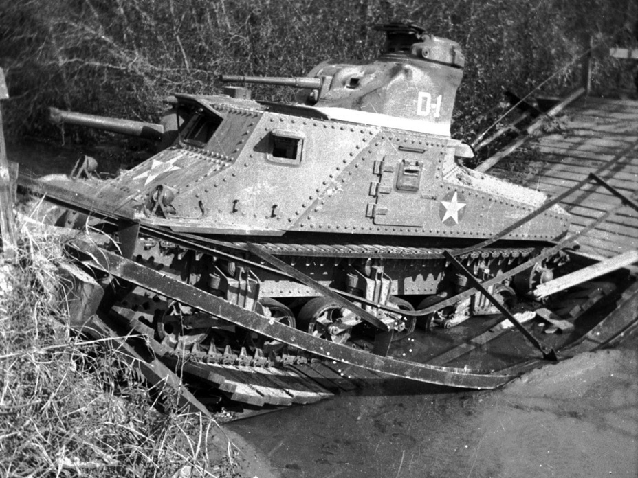 ​These photos were hardly a rarity. The increased mass of the new medium tanks caused bridges to break under them - Medium Tank M3 | Warspot.net