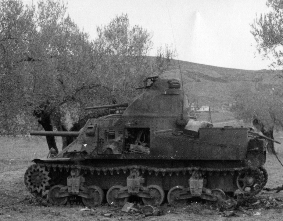 ​A late production M3, burned up during the battle for Tunis, early 1943 - Medium Tank M3 | Warspot.net