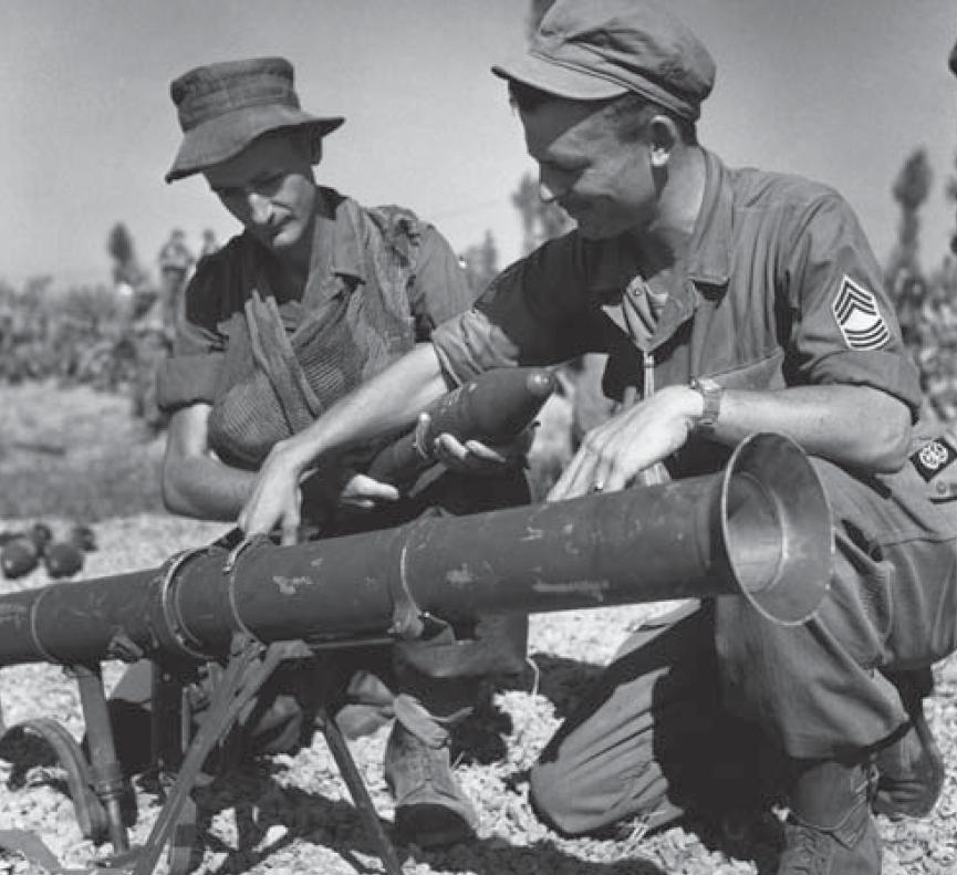 ​A US Army Sergeant demonstrates the M20 RPG to his Australian colleague - Super Bazooka: Improved Antitank Fist | Warspot.net