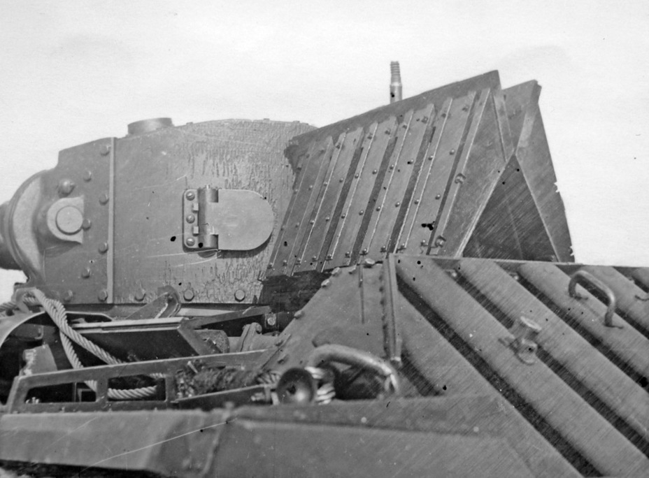 ​The wide hatches provided convenient access to the engine - British Tank for Soviet Infantry | Warspot.net