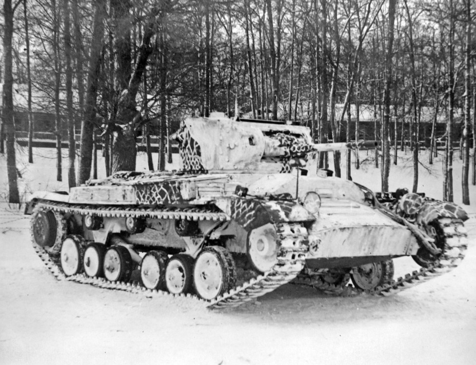 ​Application of winter camouflage was a part of the trials. If nothing else, the Valentine looked much more fierce - British Tank for Soviet Infantry | Warspot.net