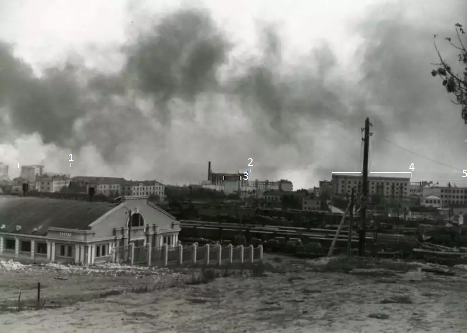 ​A unique German picture of the area of 9 January Square, taken on September 14. Very soon, there will be fierce battles for every house, floor, and apartment. The photo shows buildings that have not yet been destroyed: 1. The half-built house of management of the Stalingrad railway, better known from the reports of the 13th GRD as «the house of railway workers» 2. Mill No. 4 «Grudinina» or «Gerhardt's Mill» 3. Not yet ruined end of the Obl Potreb Soyuz house, known to the world as «Pavlov's house» 4. House known from the reports of the 13th GRD as «Voentorg» 5. School No. 6. The fierce battles for the buildings in the photo will also be described in this book - Unknown Stalingrad: Enemy at the Gates | Warspot.net
