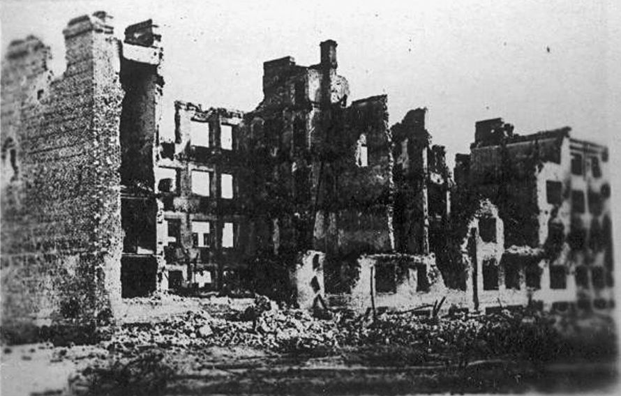 ​The positions of the machine gunners of the seventh company were in the apartment building of Sovpartkontrol workers, hereinafter referred to as the «Zabolotny house». The crew perished there on September 22 - Unknown Stalingrad: «Grenade, Grenade, My Grenade…» | Warspot.net