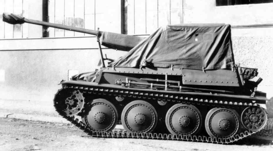 ​This photo shows how the tarp is attached - Marder III: German Tank Destroyer on a Czech Chassis | Warspot.net