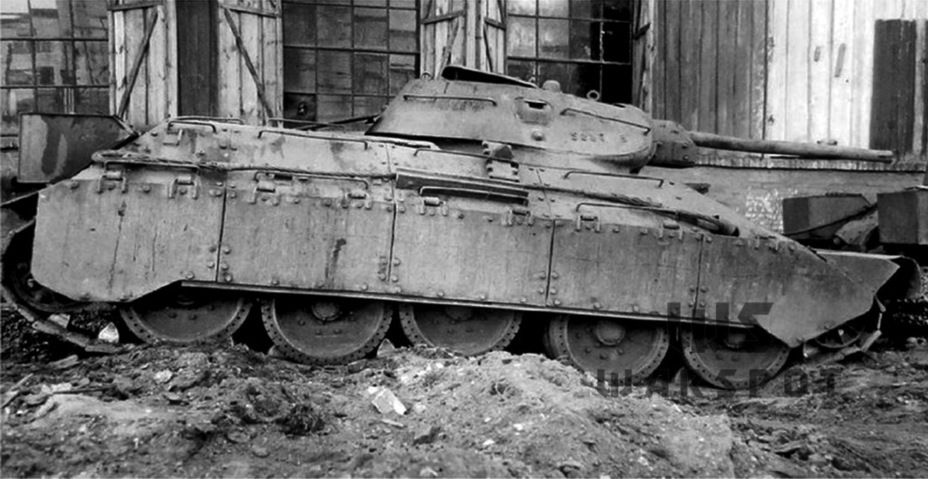 ​A tank with the second type of spaced armour installed - Temporary Reinforcement | Warspot.net