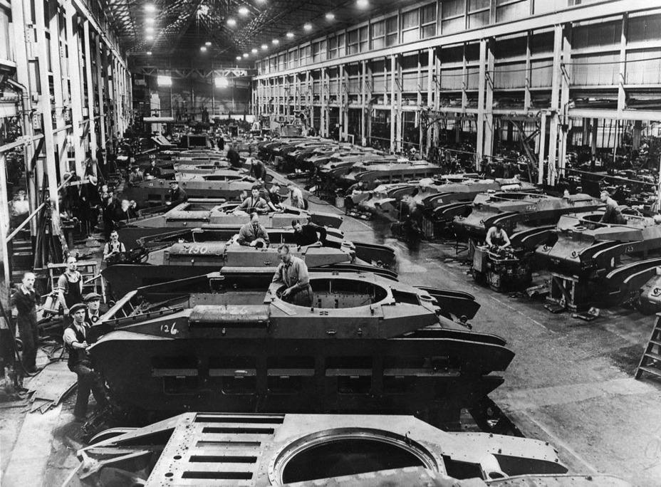 ​Infantry Tank Mk.II in production. The factories had trouble spinning up production at first, but the overall production rate was high thanks to six factories working on the tank at once, at least for British industry - Short-Term Queen of the Desert | Warspot.net