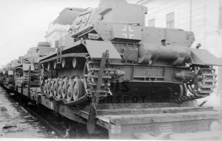​Tanks on railroad platforms, 1941. The main changes to the rear part of the tank include the shorter muffler, the smaller auxiliary engine muffler, and smokescreen device - From Support Tank to a Lead Role | Warspot.net