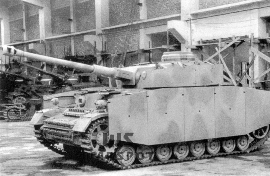 ​Additional side armour, a major change introduced in 1943 - From Support Tank to a Lead Role | Warspot.net
