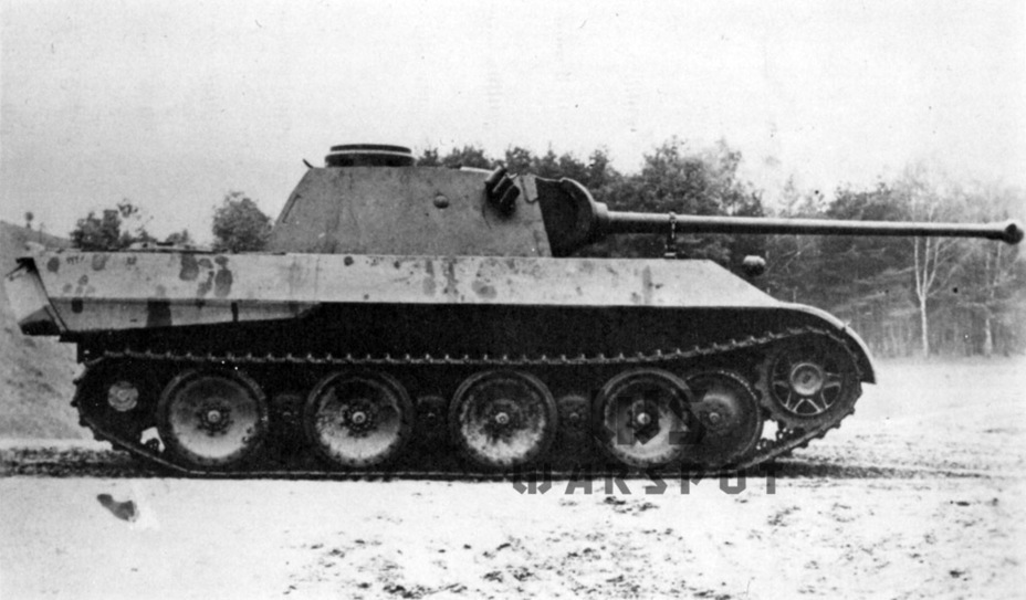 ​The second experimental prototype built in October of 1942. By then it was clear that the armour had to be increased - Panther's Ancestors | Warspot.net