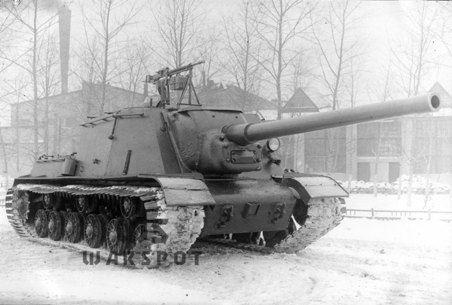 ​Object 242 prototype, factory #100 courtyard, December 1943 - ISU-122 Heavy Tank Destroyer | Warspot.net