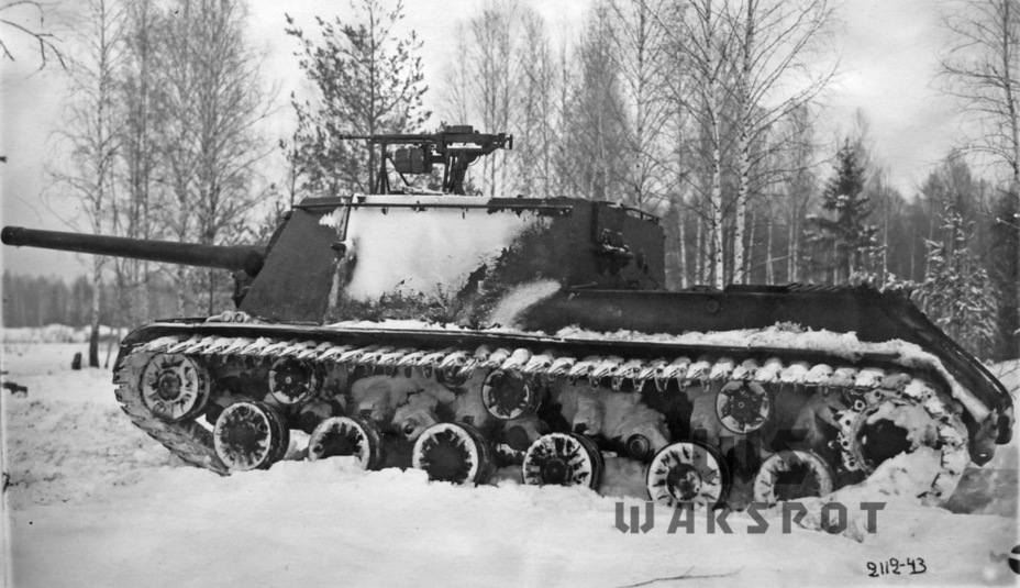 ​The same vehicle at the Gorohovets ANIOP - ISU-122 Heavy Tank Destroyer | Warspot.net