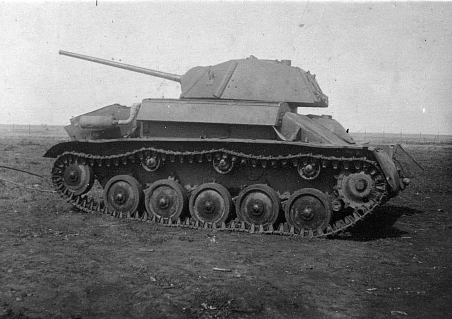 ​The same vehicle in April of 1944. It shows what production tanks built in Gorkiy looked like - The First T-80 | Warspot.net