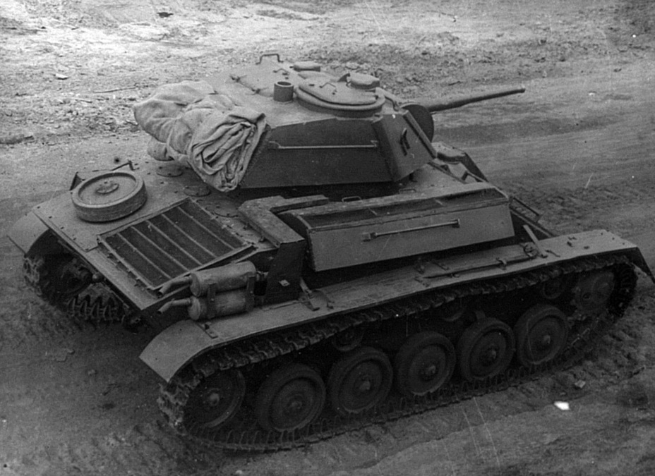 ​Like late production T-70B tanks, the T-80 had a shield around the exhaust pipes - The First T-80 | Warspot.net