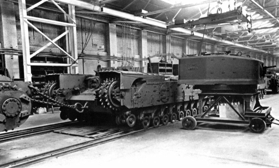 ​Assembly of the Churchill VII. Some confusion with contracts and distribution of orders means that it is impossible to arrive at the exact number of tanks built - Slow and Thick-skinned | Warspot.net