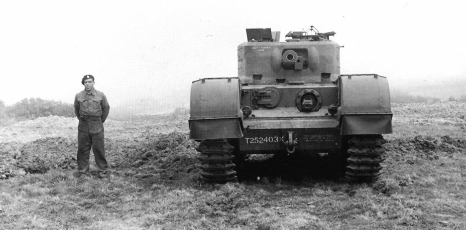 ​Churchill VIII, the howitzer counterpart of the Churchill VII. Only about 200 were built and they rarely show up in photographs - Slow and Thick-skinned | Warspot.net