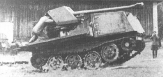 ​An early prototype with a fully enclosed cabin - An Ersatz Tank Destroyer from an Ersatz Tractor | Warspot.net