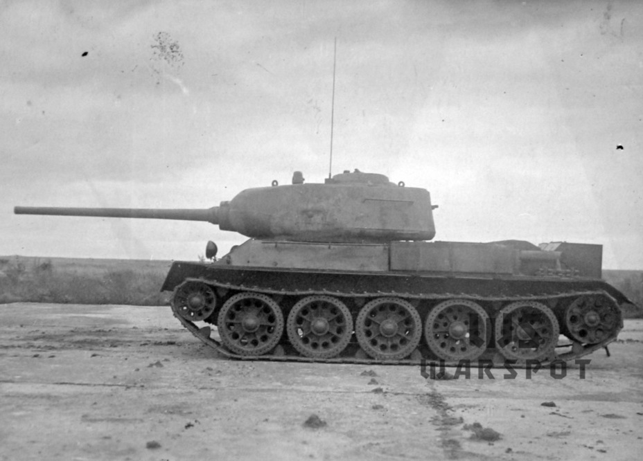 ​The T-43 tank with a dummy D-5T gun, early September 1943 - T-43: an Intermediate Step | Warspot.net