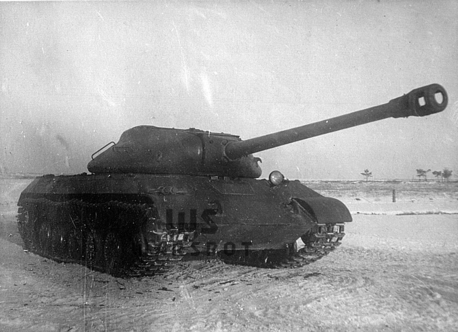 ​Kirovets-1 experimental tank. Its armour was impervious to the 88 mm KwK 43 at any range. The appearance of the King Tiger had no effect on its development - An Overloaded Big Cat | Warspot.net