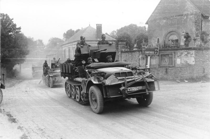 ​Sd.Kfz.10/4 halftrack in France, May 1940 - A SPAAG for the Panzerwaffe | Warspot.net
