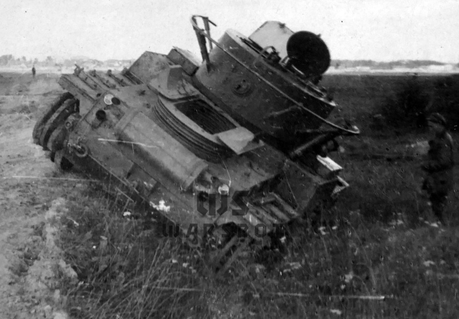 ​The T-46 initially had two mufflers. They were removed in the fall of 1935 - T-46: Dead End on Wheels | Warspot.net