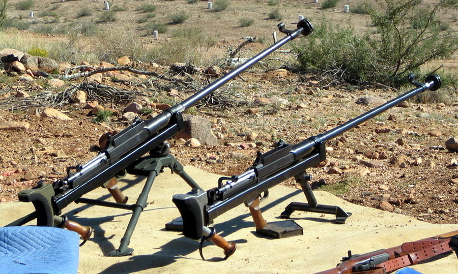 ​The Boys anti-tank rifle on a tripod mount and a pintle mount for use in armoured vehicles - The British Way: Boys and PIAT | Warspot.net