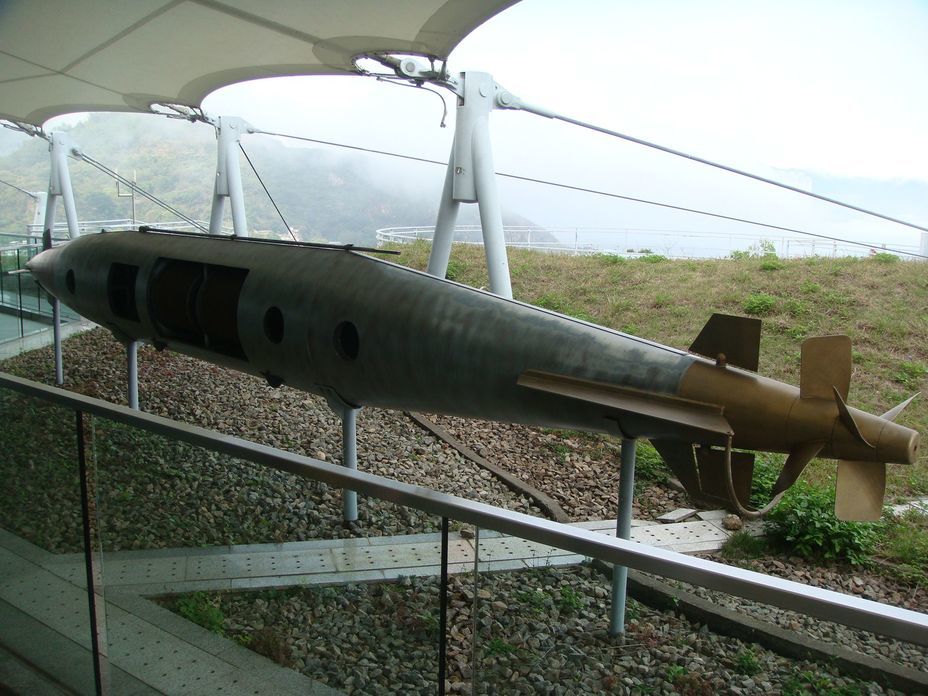 ​A replica of Brennan wire-guided torpedo, the Royal Navy's secret weapon. From 1894 to 1906, the launching station for these torpedoes was located at Fort Lei Yue Moon (its remains can still be seen off the coast). Photo by the author - Forgotten Guardian of Hong Kong | Warspot.net