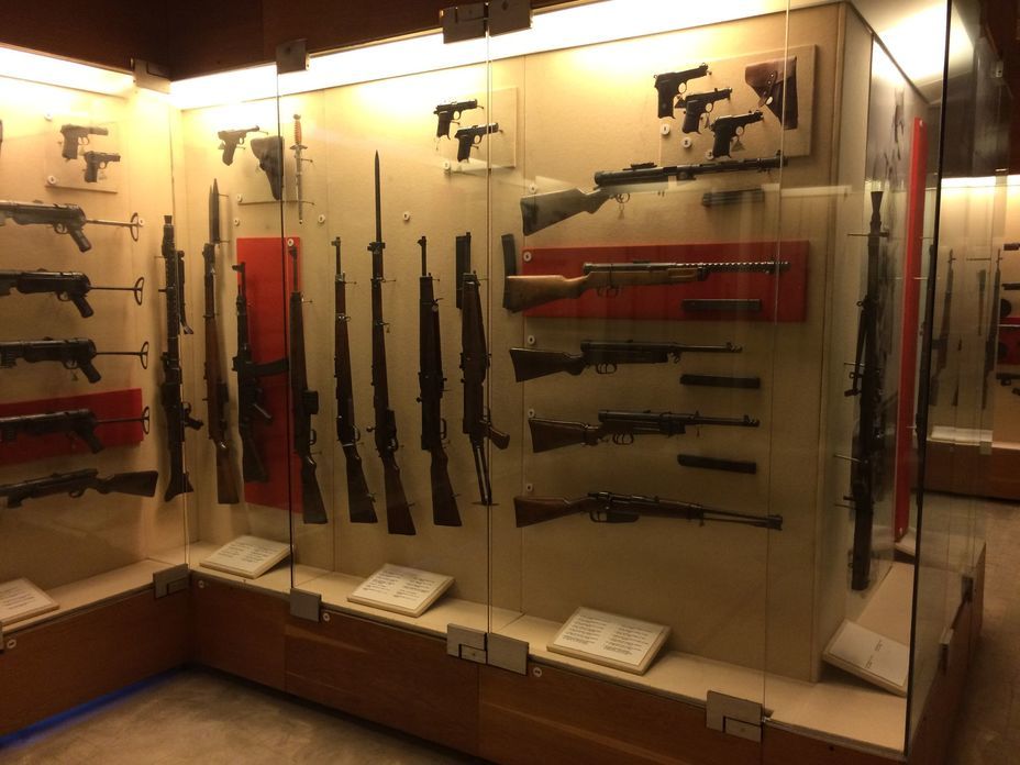 ​Weapons from the Second World War. Photo by the author - Romanian military history from antiquity to the 21st century | Warspot.net