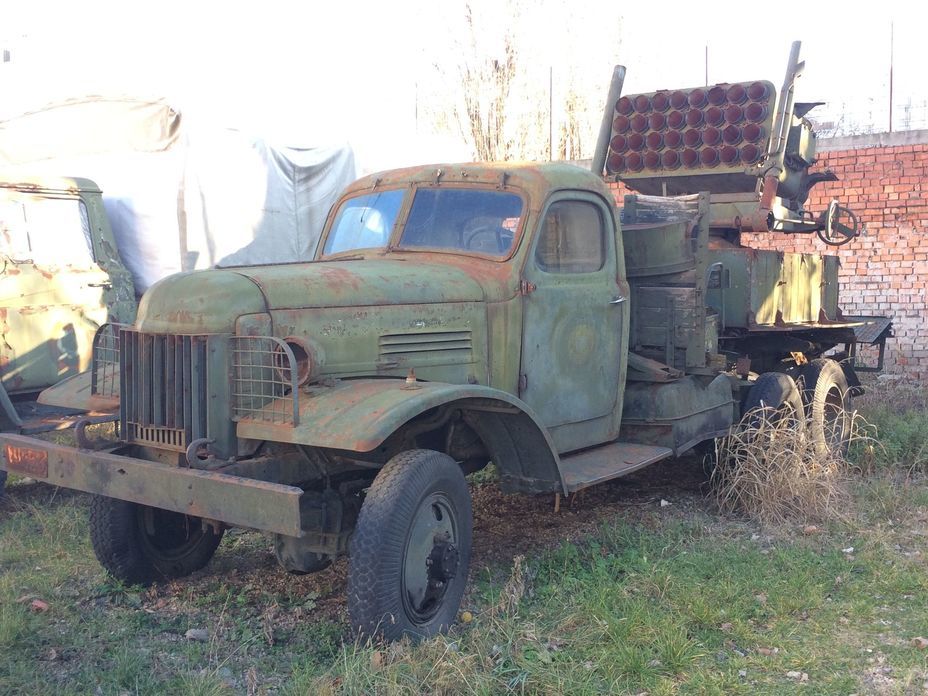 ​In the corners of the museum courtyard, you can find some pretty rusted equipment. Photo by the author - Romanian military history from antiquity to the 21st century | Warspot.net