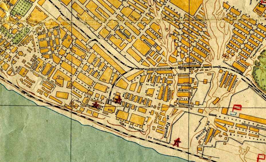 ​Fragment of the «Map of the City of Stalingrad and its environs» 1941-1942. The headquarters of Rodimtsev's division was very lucky to have a copy of this map at hand, from which they made tracing paper: staff workers of many units in 62nd Army were drawing sketches in a hurry. But this map was largely arbitrary: for example some concrete multi-storey buildings, which played a decisive role in street fighting, were not marked on it - Unknown Stalingrad: Pavlov’s House, Anatomy of a Legend | Warspot.net