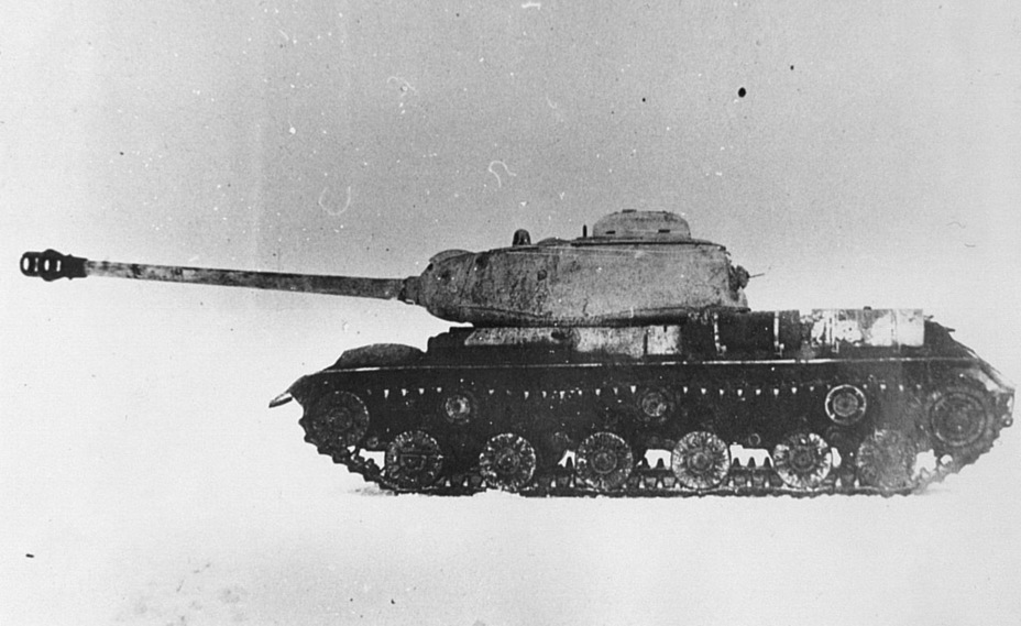 ​The first 145 IS-2 tanks were equipped with a gun that had a screw breech - IS-2: Struggle for the Assembly Line | Warspot.net