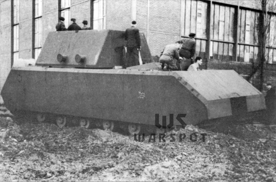 ​The first test drive of the Maus V1, December 23rd, 1943. A mouse is drawn on the side with the caption Mäuschen (little mouse) - Stillborn Maus  | Warspot.net