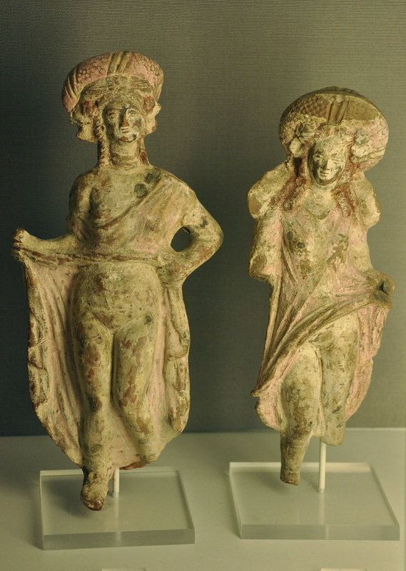 ​Terracotta statuettes of prostitutes from Alexandria, 2nd-1st centuries B.C. The Allard Pierson Museum. Photo by the author - When it has nothing to do with love | Warspot.net