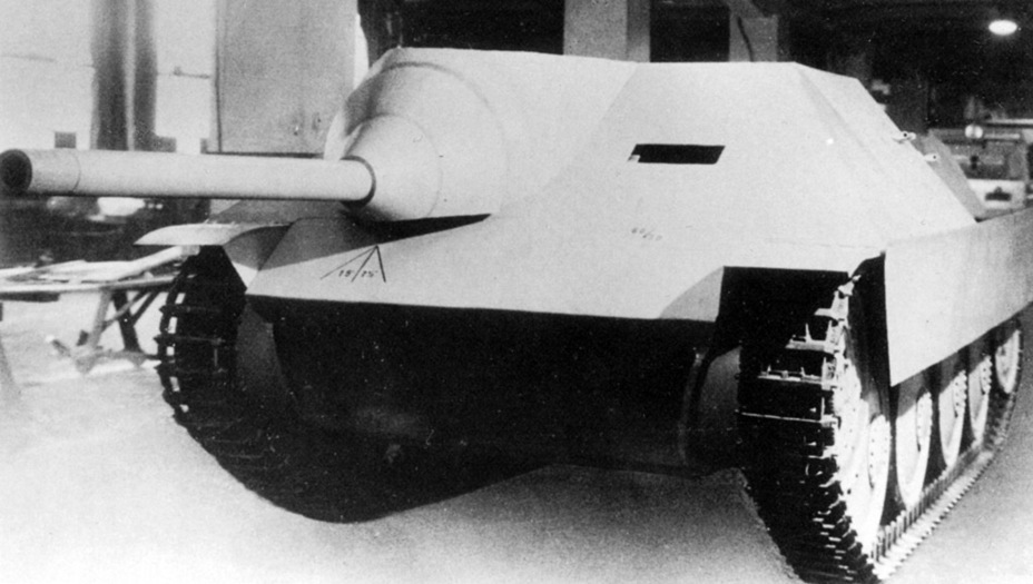 ​The same from the front. The difference between the first gun mantlet variant and the production one is clearly visible - Hetzer: Ersatz Destroyer | Warspot.net