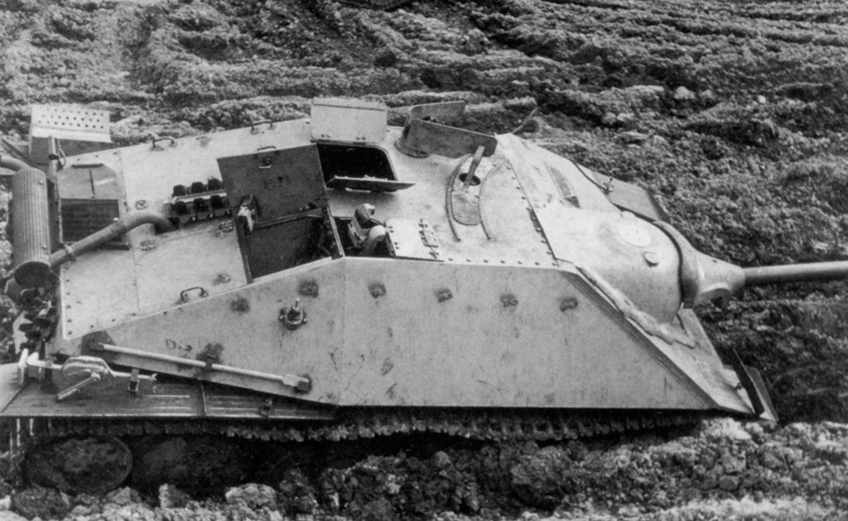 ​The commander's station is visible from this angle. Despite his panoramic sight, the commander was not comfortable - Hetzer: Ersatz Destroyer | Warspot.net