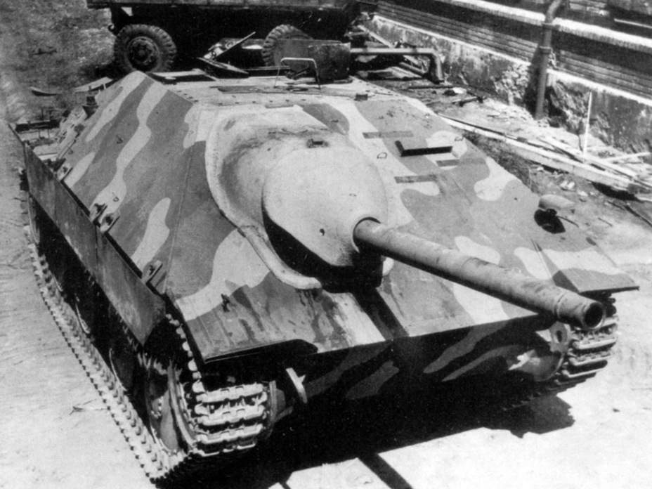 ​A vehicle from one of the last production batches. The camouflage was not applied to the whole vehicle - Hetzer: Ersatz Destroyer | Warspot.net