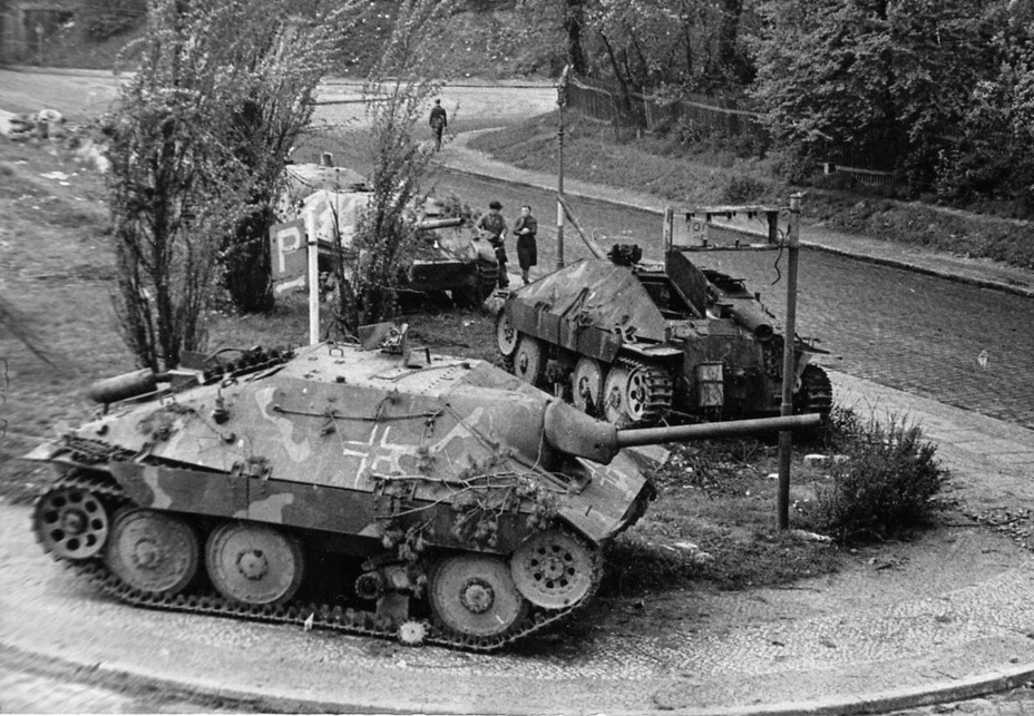 ​Vehicles abandoned during an American offensive, early 1945 - Hetzer: Ersatz Destroyer | Warspot.net