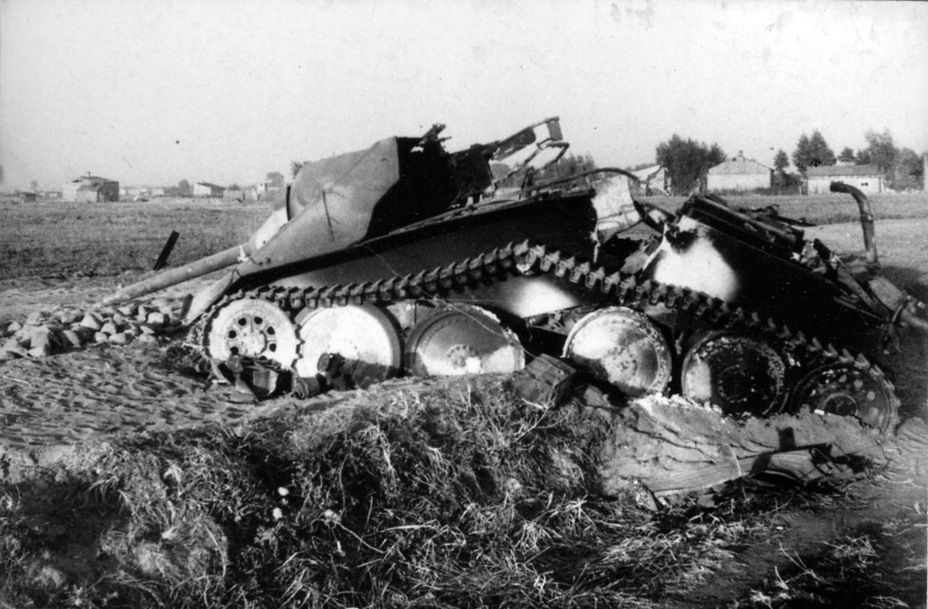 ​Consequences of an ammunition rack detonation - Hetzer: Ersatz Destroyer | Warspot.net