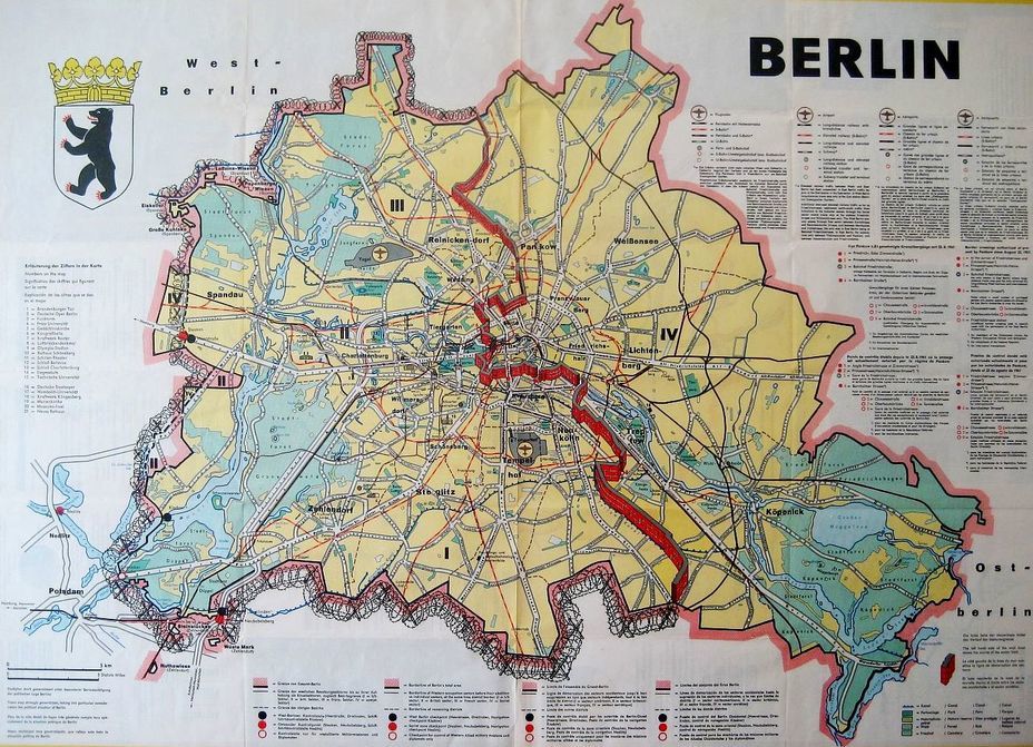 ​Map of Berlin during the Cold War - Tanks on Friedrichstrasse | Warspot.net