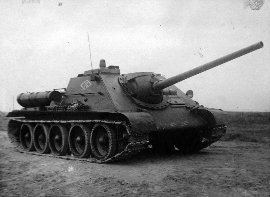 ​The SU-85 looked like this starting with the second half of September of 1943. The «brows» of the pistol ports are gone, the lifting eyes of the gun mantlet are different - SU-85: Long Awaited Tank Destroyer | Warspot.net