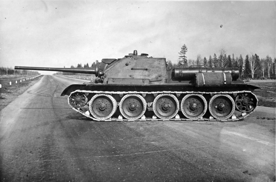 ​This is what the SU-85 looked like by the spring of 1944. The SU-85A was not visually distinct - SU-85: Long Awaited Tank Destroyer | Warspot.net