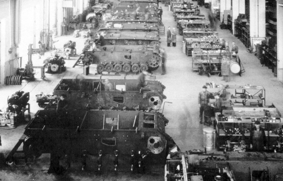 ​Assembly of the PzIII Ausf.G at Daimler-Benz Werk 40. June 1940 - Transitional Panzer III | Warspot.net