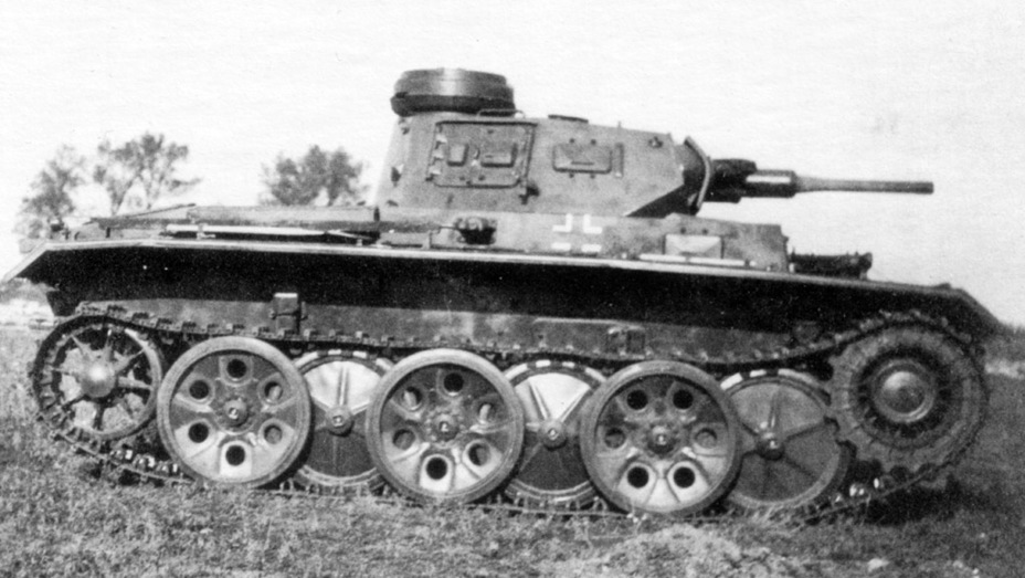 ​A Z.W.40 tank that was not equipped with new evacuation hatches - Transitional Panzer III | Warspot.net